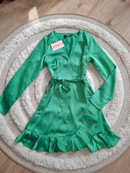 Zelenkavé šaty Missguided - 4