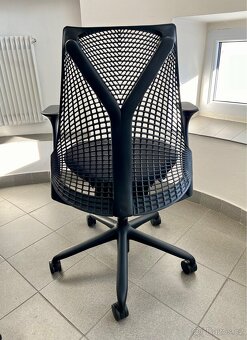 kancelářská židle Herman Miller Sayl - černá - 4