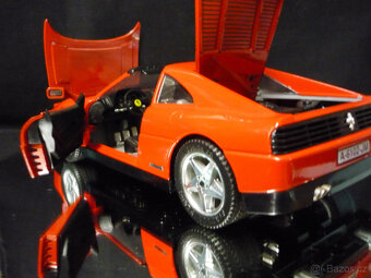 Ferrari 348 s výklopnými světly MIRA 1/18 - 4