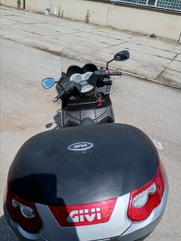Skútr Aprilia Atlantic 500 - 4