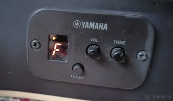 Elektroakusticka cestovni kytara Yamaha APX T2 - 4