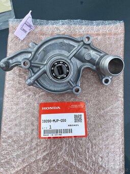 Vodní pumpa Honda Africa Twin 1000 CRF manuál - 4