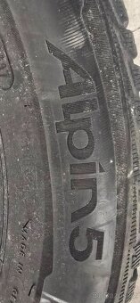 Zimni 215/55/16 Michelin - 4