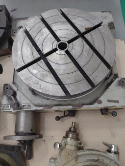 Dělička, otočný stůl - 4