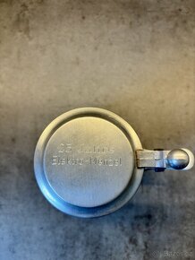 Porcelánový pivní půllitr s cínovou otevírací pokličkou - 4