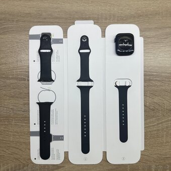 APPLE WATCH 6 44mm | 85% Baterie  | Minimum oděrek - 4