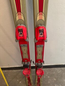 Lyže a lyžařské hůlky - 4