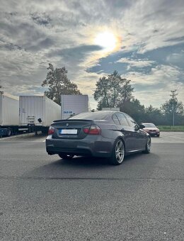 BMW E90 330i 190kw - 4