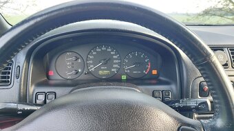 Mazda 323F - 4
