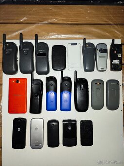 Prodám sadu mobilů - 4
