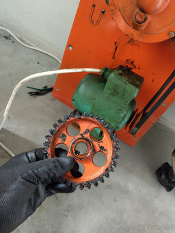 Motor s převodovkou - 4