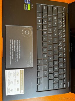 ASUS ZENBOOK - 4