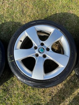 Alu kola 5x112 R17 originál Škoda - 4
