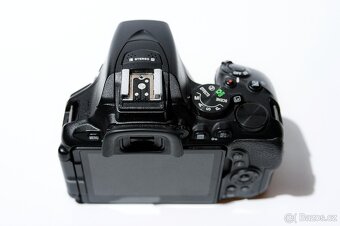 Prodám zrcadlovku Nikon D5600 samostatně nebo v setu - 4
