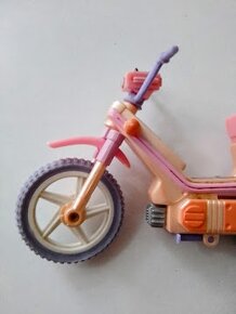 HRAČKA RŮŽOVÁ MOTORKA MOPED PRO MALOU PANENKU - 4