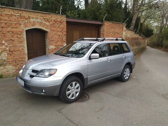 Outlander 2,0i 4x4 - 4