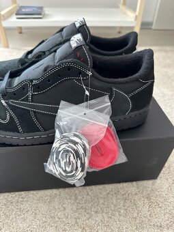 Jordan 1 Retro Low OG SP Travis Scott Black Phantom - 4