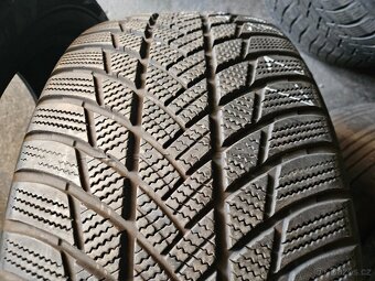 285/45R21 113 V XL Bridgestone Blizzak LM-001 RFT - 4