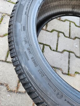 Zimní Dunlop 235/45/19 - 4
