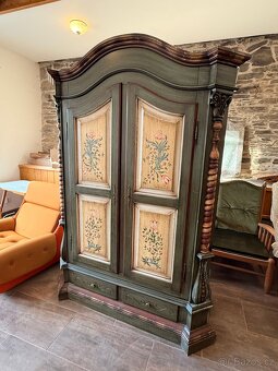 Malovaný starožitný nábytek - 4