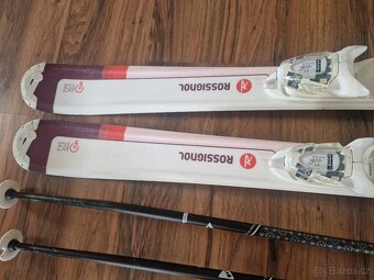 Nabízím dívčí lyže Rossignol vel 130 s vázáním a hůlkami - 4