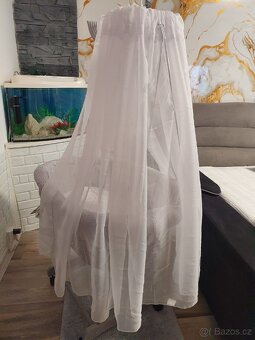 Proutěná postýlka s nebesy - 4