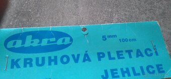 Pletací jehlice ,háčky, kruhové jehlice , kniha na háčkování - 4