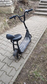 dětskou elektrokoloběžku 250 V. - 4