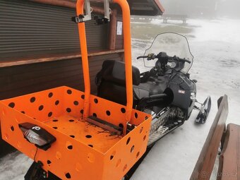 Sněžný skútr Lynx rotace 1200 - 4