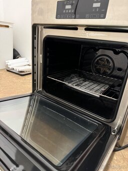 Vestavěná trouba Hotpoint - 4