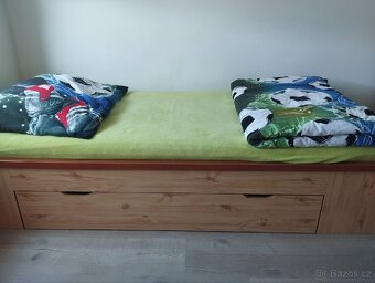 Dřevěné postele. - 4