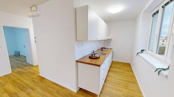Prodej bytu 3+kk, parkovací stání - 4