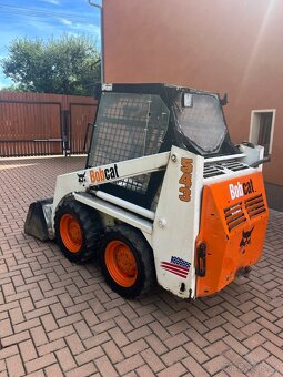 Smykový nakladač Bobcat 543 - 4