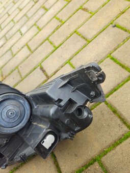 Pravé přední světlo Ford C-Max - 4