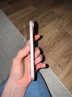 iPhone 15 růžový 128gb - 4