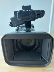 Reportážní kamera Sony NXCAM HXR-NX5E - 4