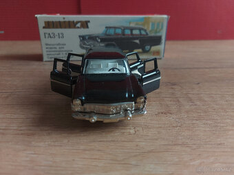 Čajka Gaz-13 - 4