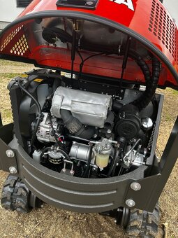 Půjčení/Pronájem pásového minibagru 1.2T Yanmar - 4