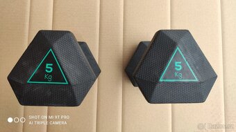 JEDNORUČNÍ ČINKY S PEVNOU VÁHOU DOMYOS HEX DUMBBELL - 4