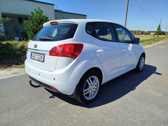 Kia Venga 2018, 1.6i najeto 76000km, park. senzory, tažné - 4