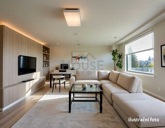 Světlý mezonet 4+1 s lodžií pro pohodlné rodinné bydlení Pra - 4