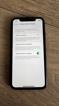 Prodám měsíc používaný IPhone 11  100% baterie. - 4