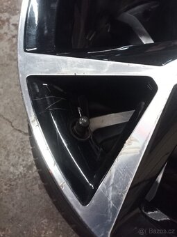 VW UP GTI Originálňí Alu disk kolo - 4