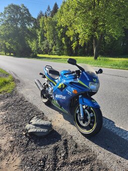 Honda CBR 600 F2 - 4