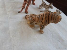 41. Tygři zn. SCHLEICH - 4