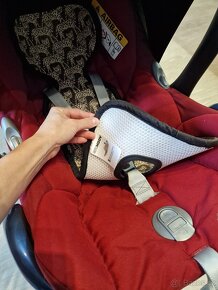 Maxi Cosi CabrioFix s elektrickou zakladnou FamilyFix - 4