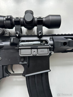 Airsoftová zbraň M4 SALIENT ARMS - ABS se zaměřovačem - 4