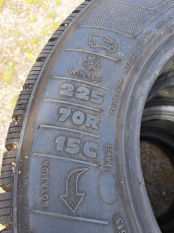 225/70 R 15C - 4