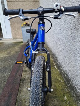 Dětské kolo KUbikes 16 + stojanek - 4