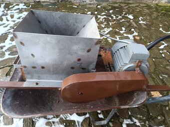 ŘEZAČKA NA OVOCE - 4